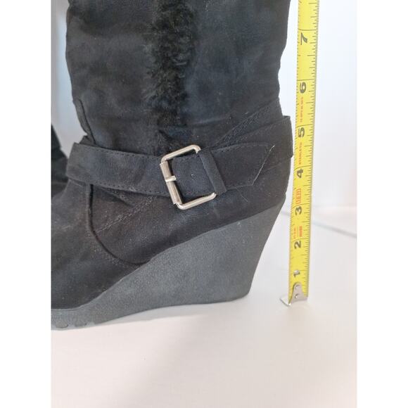 American Eagle Black Faux Suede Wedge Boots Women’s 9.5 Fur Trim Buckle - Picture 4 of 8